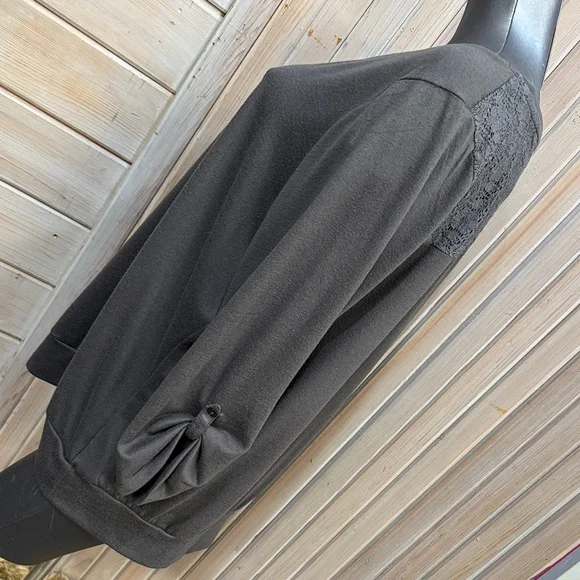 French Laundry Olive Gray Scoop Neck 3/4 Sleeve Top - Picture 4 of 5